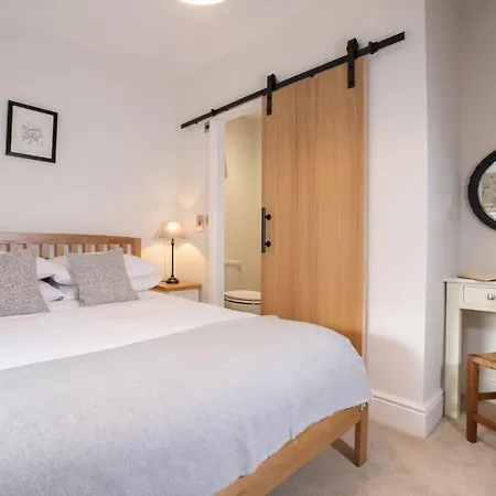 Dormouse With Log Burner & Parking By Letmestay Σπίτι διακοπών