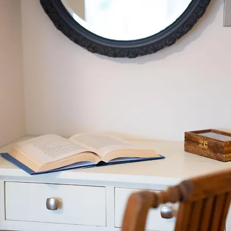 Dormouse With Log Burner & Parking By Letmestay Hébergement de vacances